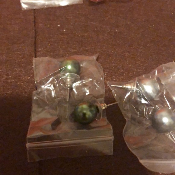 Cultured Pearl Studs - Picture 4 of 8